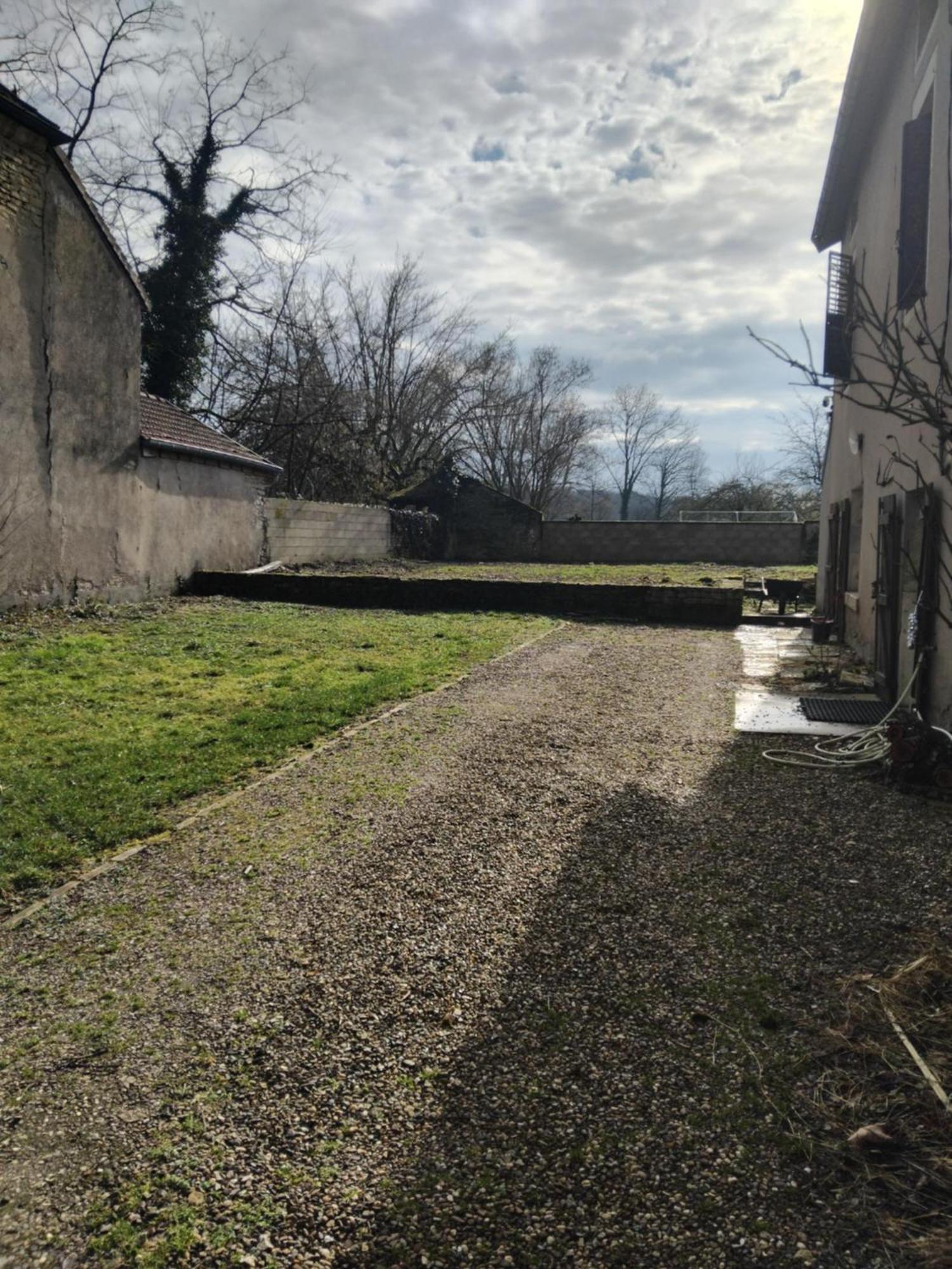 L'Univers, Vous Et Nous Pouilly-sur-Vingeanne Exterior foto